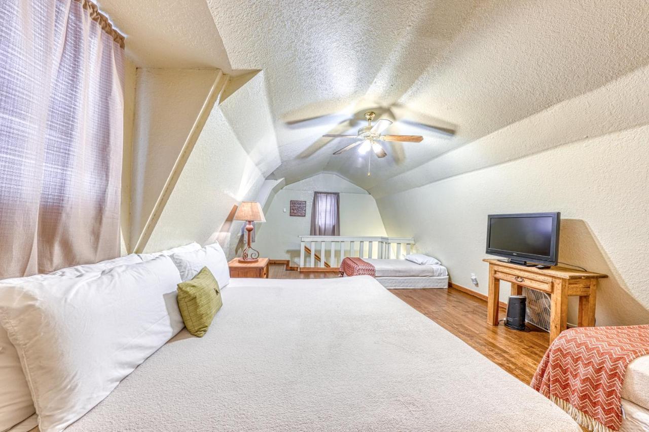 The Olive @ Mendelbaum Winery Guest Cabins 호텔 프레드릭스버그 외부 사진