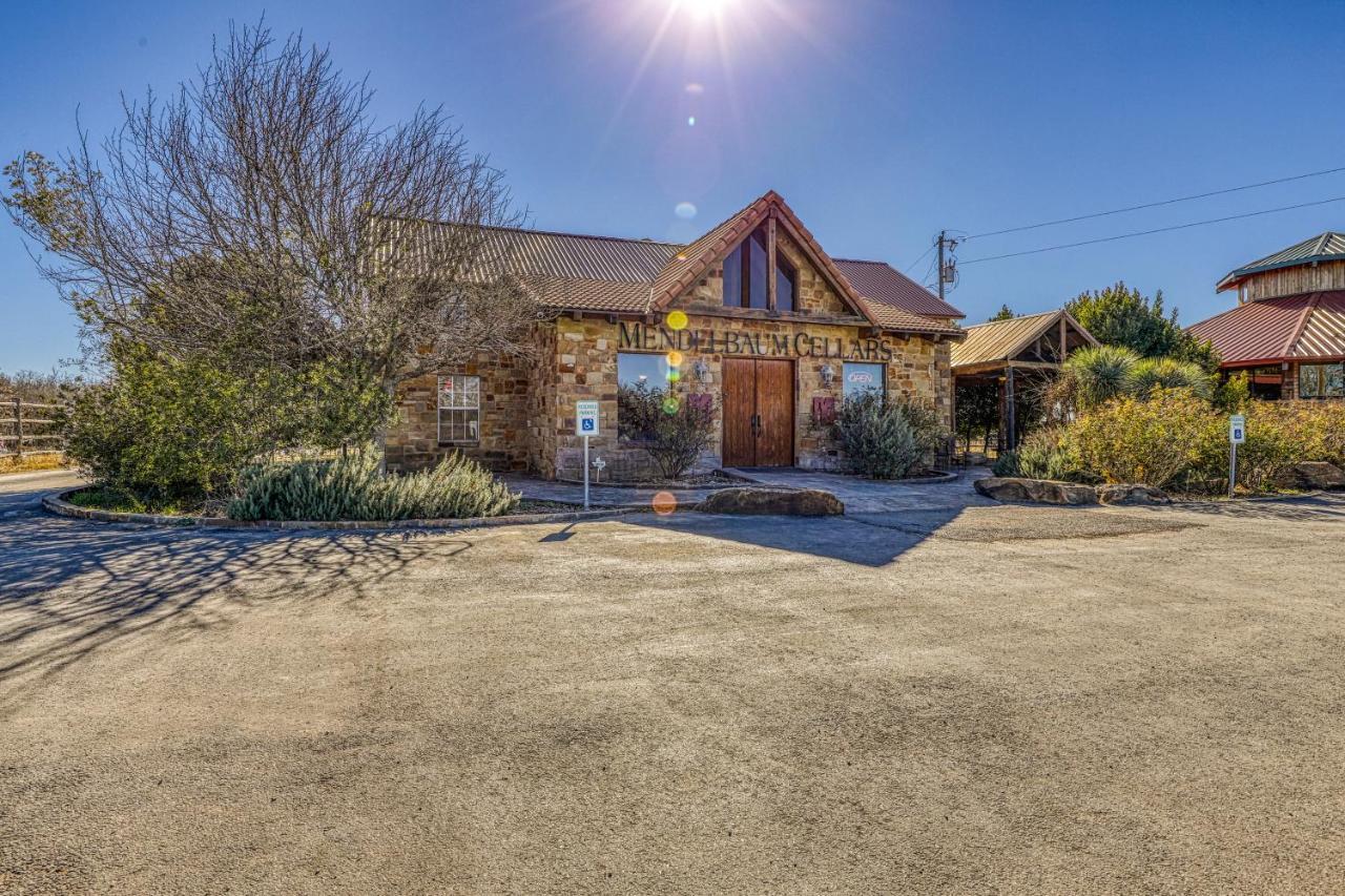 The Olive @ Mendelbaum Winery Guest Cabins 호텔 프레드릭스버그 외부 사진
