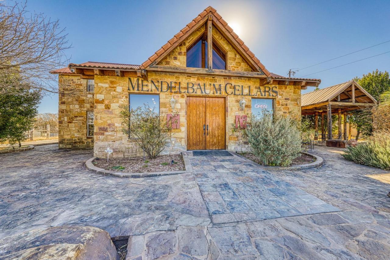 The Olive @ Mendelbaum Winery Guest Cabins 호텔 프레드릭스버그 외부 사진