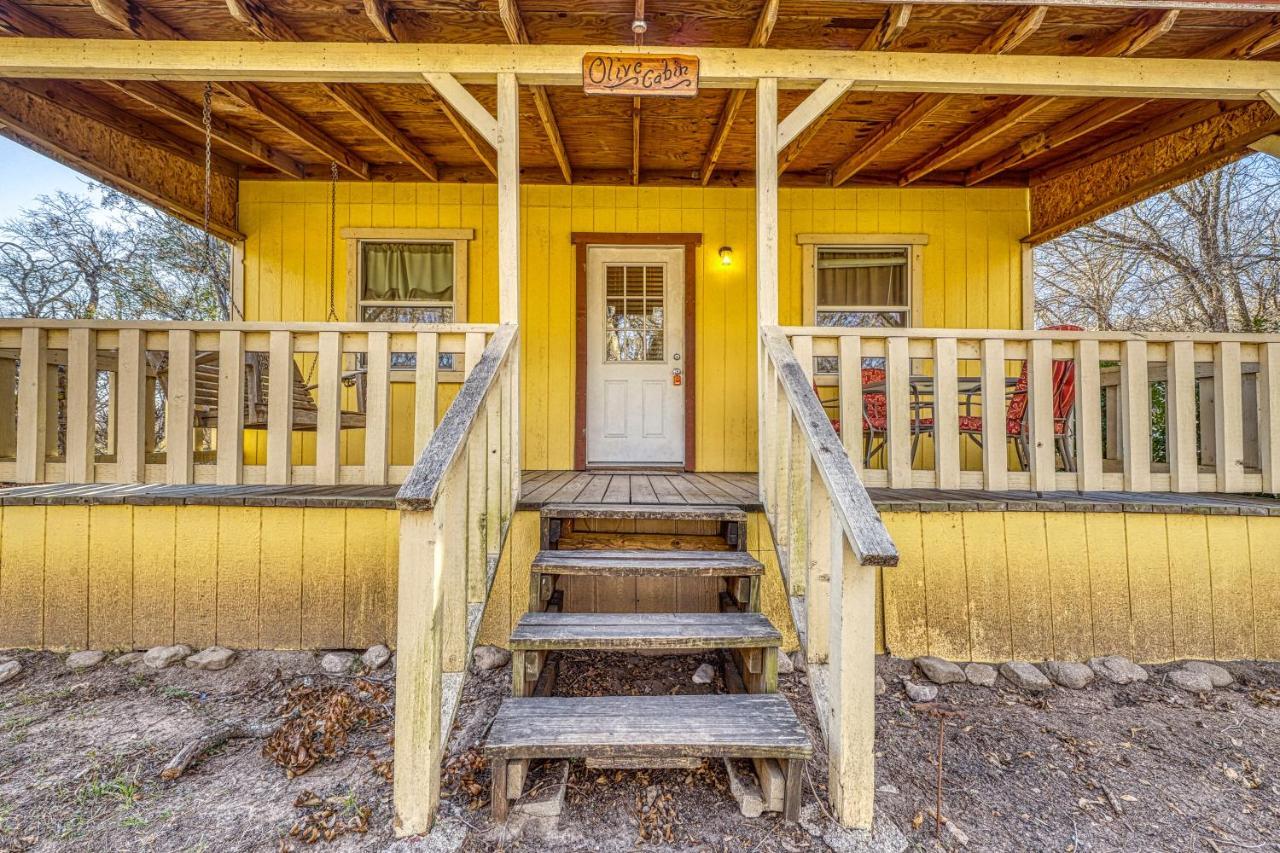 The Olive @ Mendelbaum Winery Guest Cabins 호텔 프레드릭스버그 외부 사진